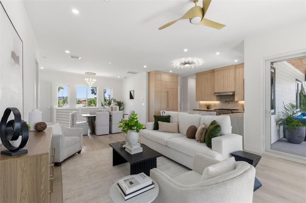 7870 CAUSEWAY BOULEVARD S photo 21