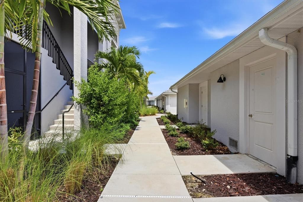14251 HERITAGE LANDING BOULEVARD 1723 photo 10