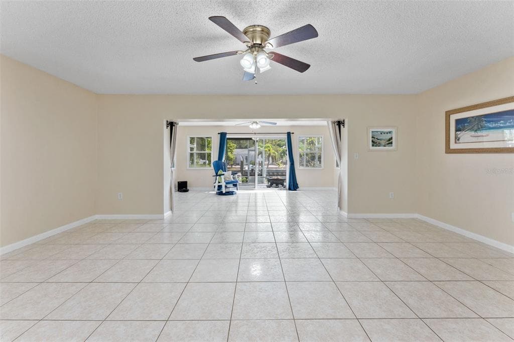 344 CROSSWINDS DRIVE photo 13
