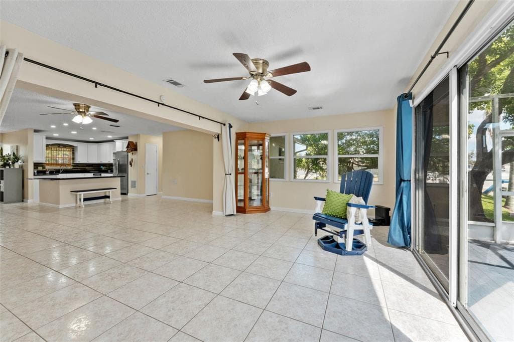 344 CROSSWINDS DRIVE photo 14