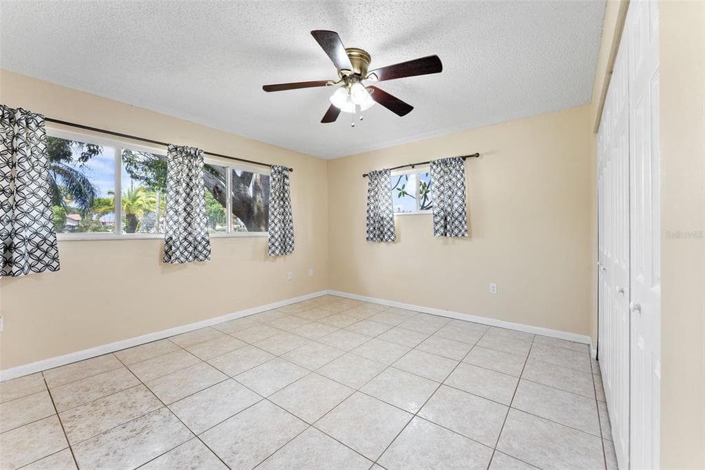 344 CROSSWINDS DRIVE photo 18