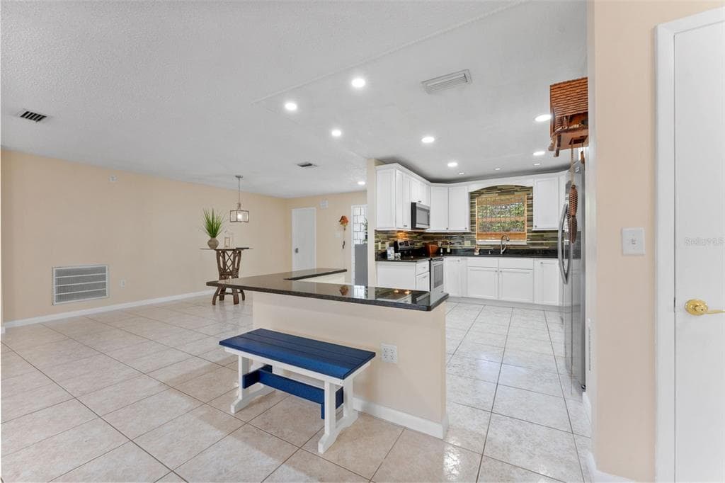 344 CROSSWINDS DRIVE photo 4
