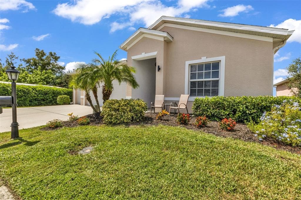 24913 DRUMBLAIRE COURT photo 2