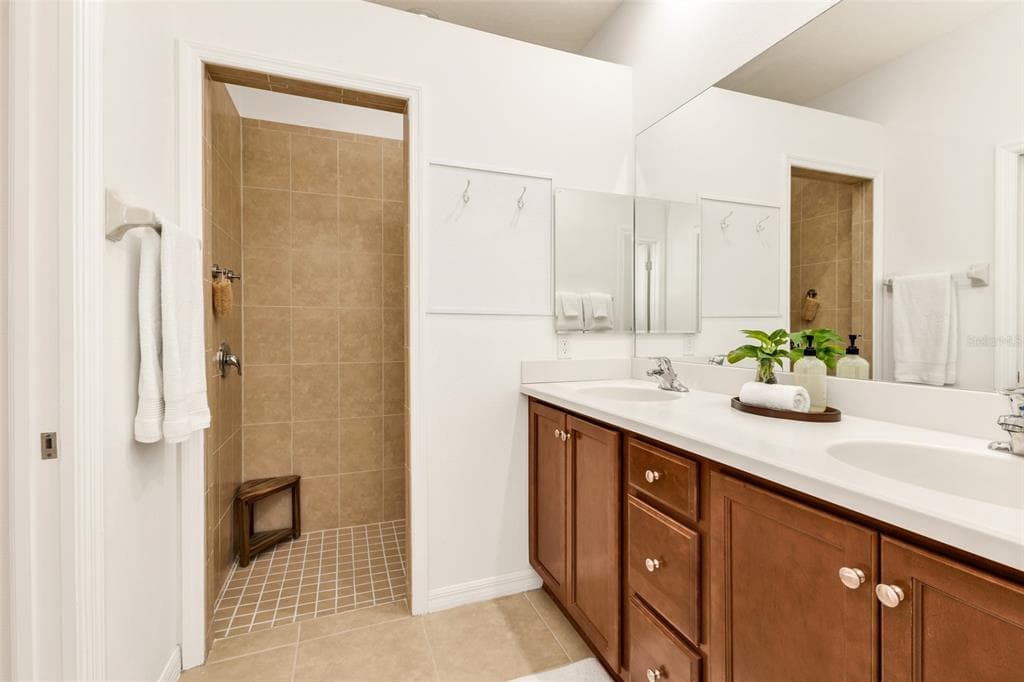 24913 DRUMBLAIRE COURT photo 17