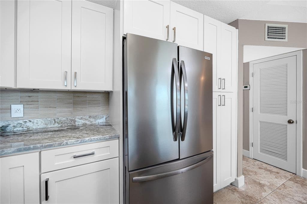 10379 PARADISE BOULEVARD 35 photo 14