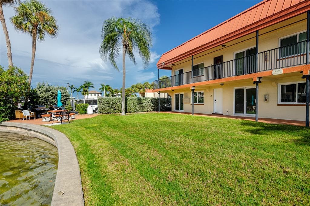 10379 PARADISE BOULEVARD 35 photo 4