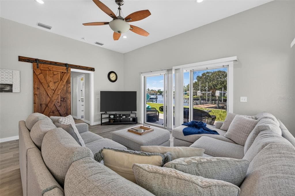 209 TALLAHASSEE DRIVE NE photo 17