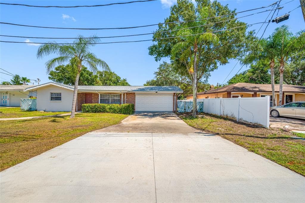 1367 INDIAN ROCKS ROAD S photo 18