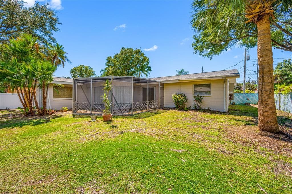1367 INDIAN ROCKS ROAD S photo 25