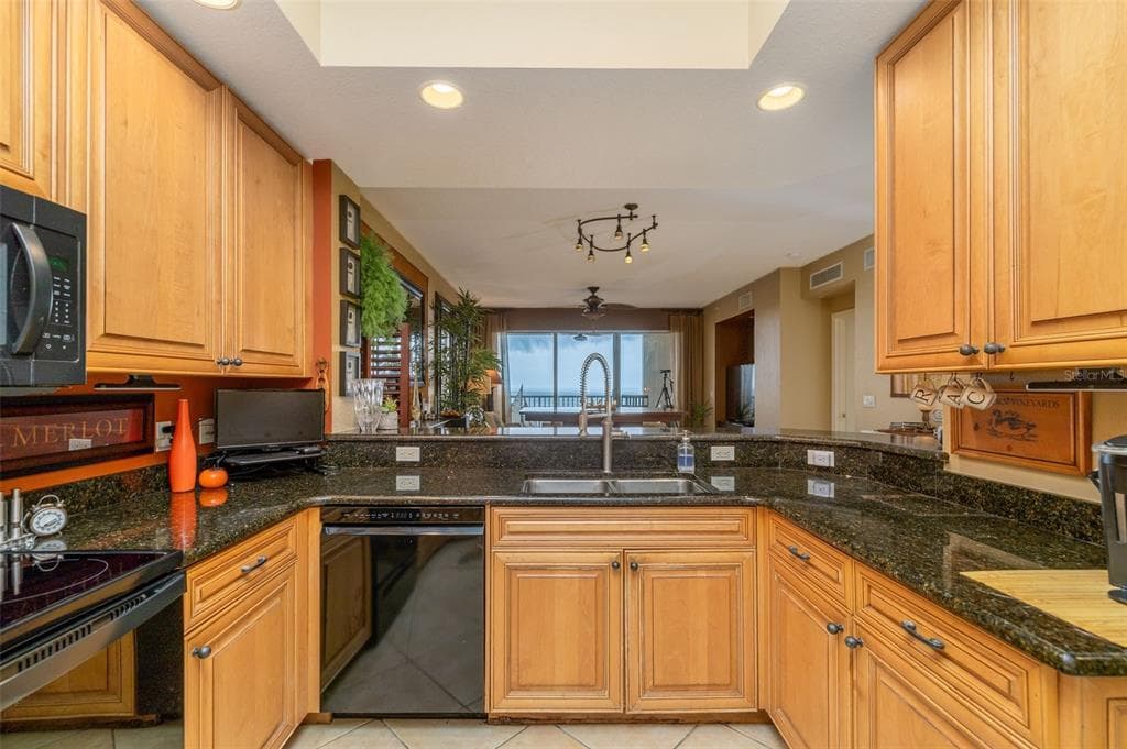 261 MINORCA BEACH WAY 904 photo 2
