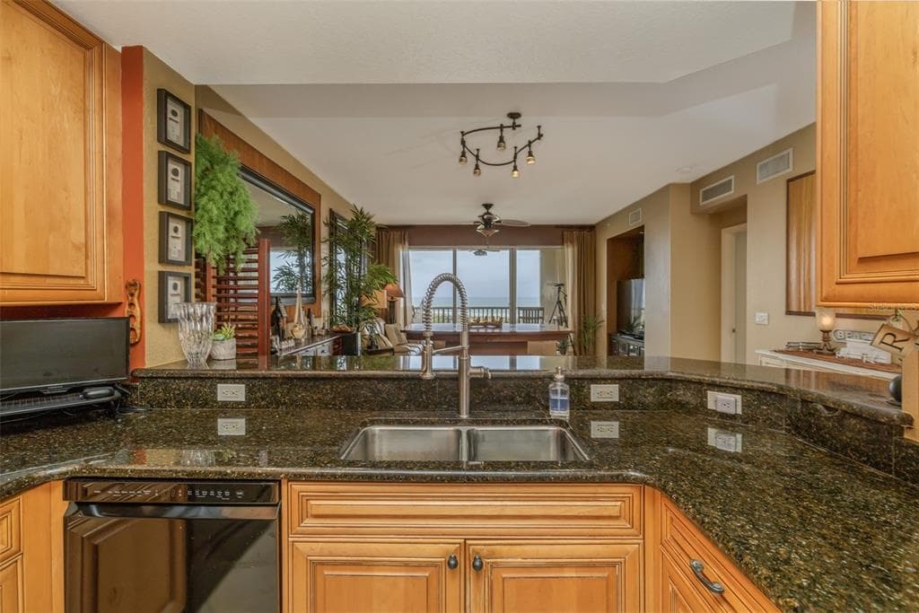 261 MINORCA BEACH WAY 904 photo 14