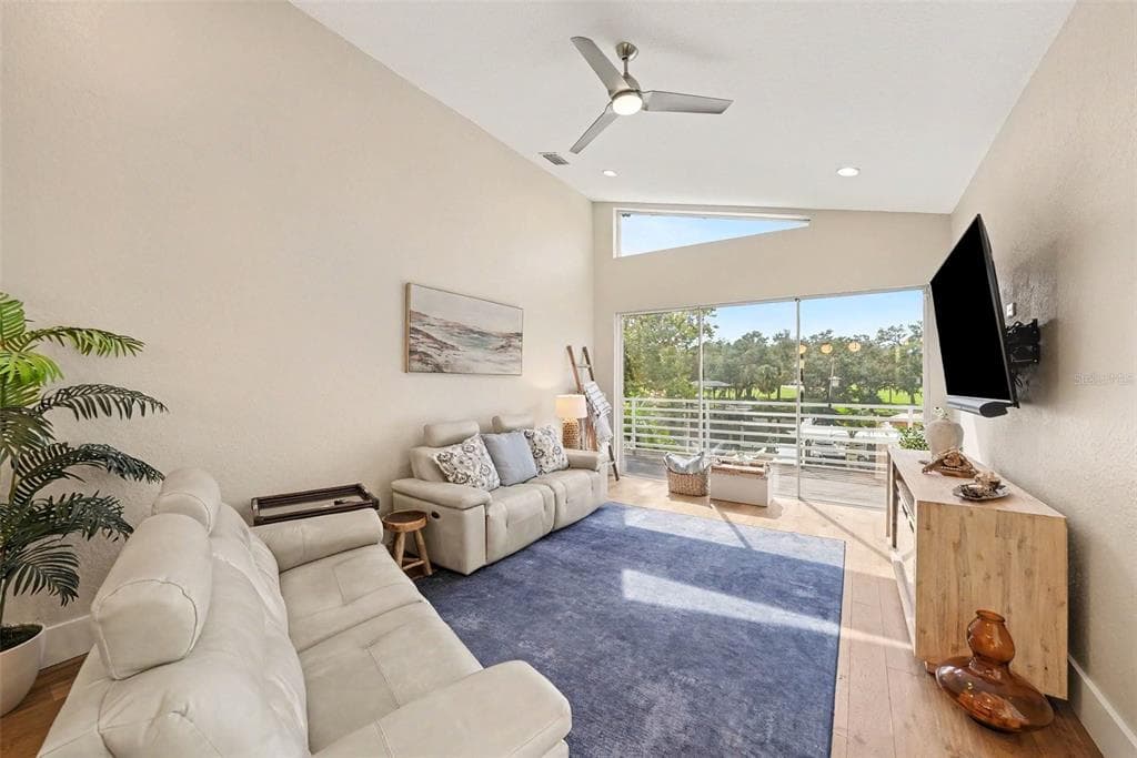 1021 W HENRY AVENUE photo 6