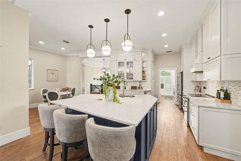 1021 W HENRY AVENUE photo 13