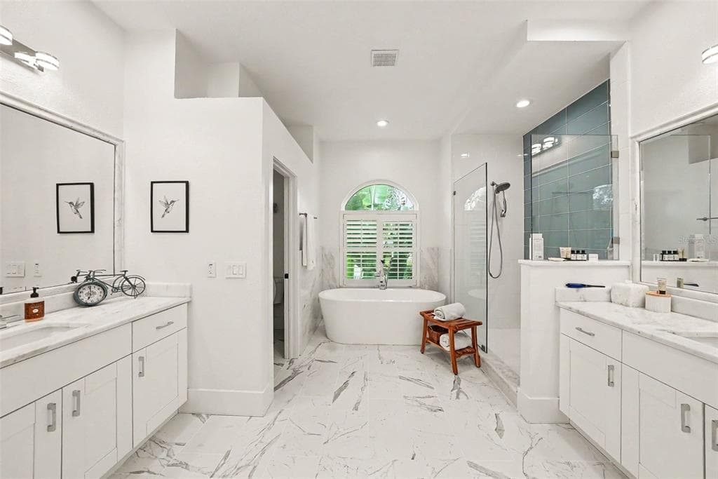 1021 W HENRY AVENUE photo 22