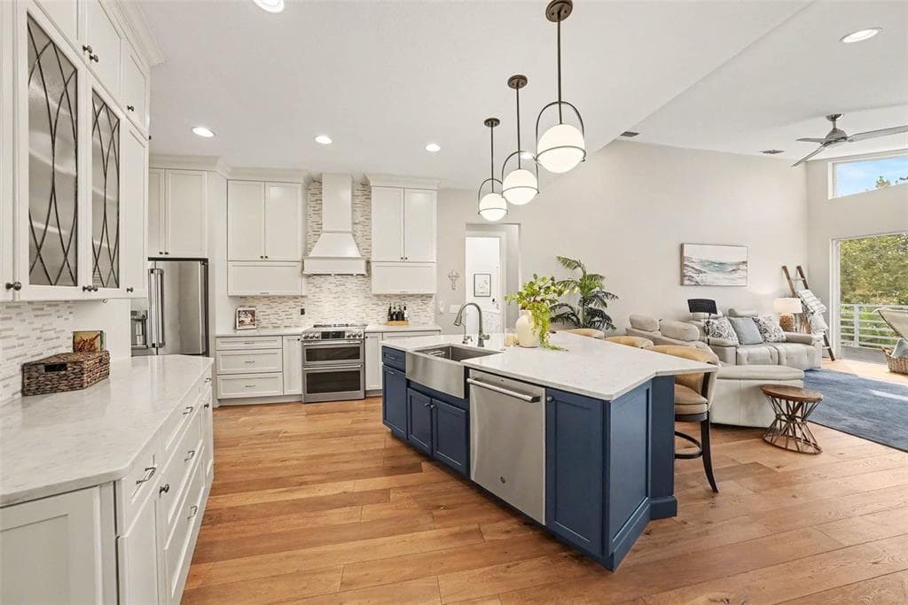 1021 W HENRY AVENUE photo 14