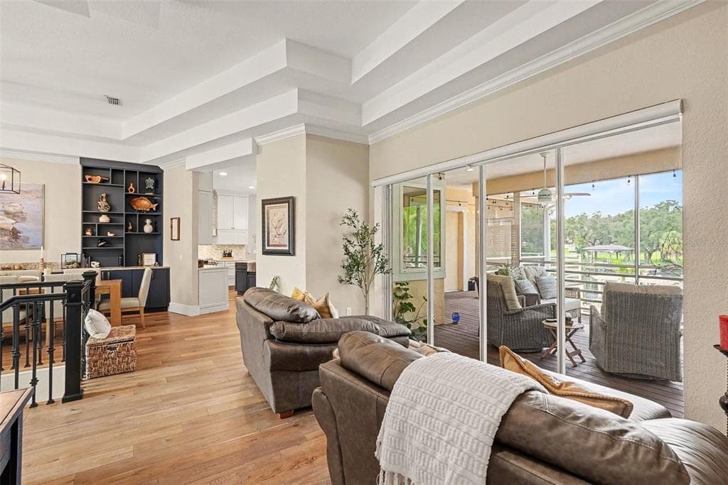 1021 W HENRY AVENUE photo 15