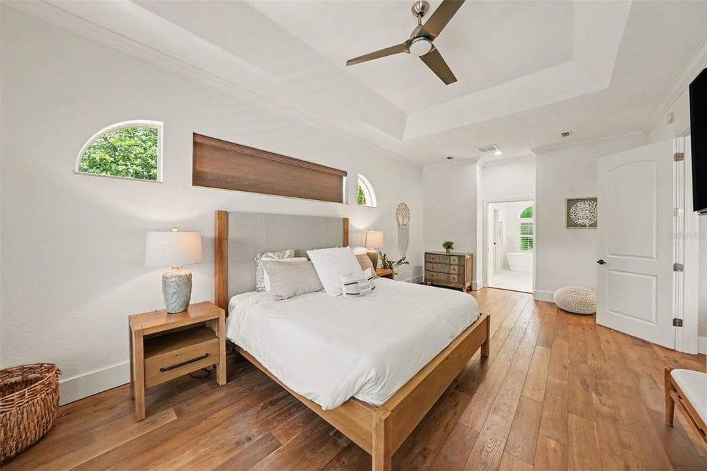 1021 W HENRY AVENUE photo 19