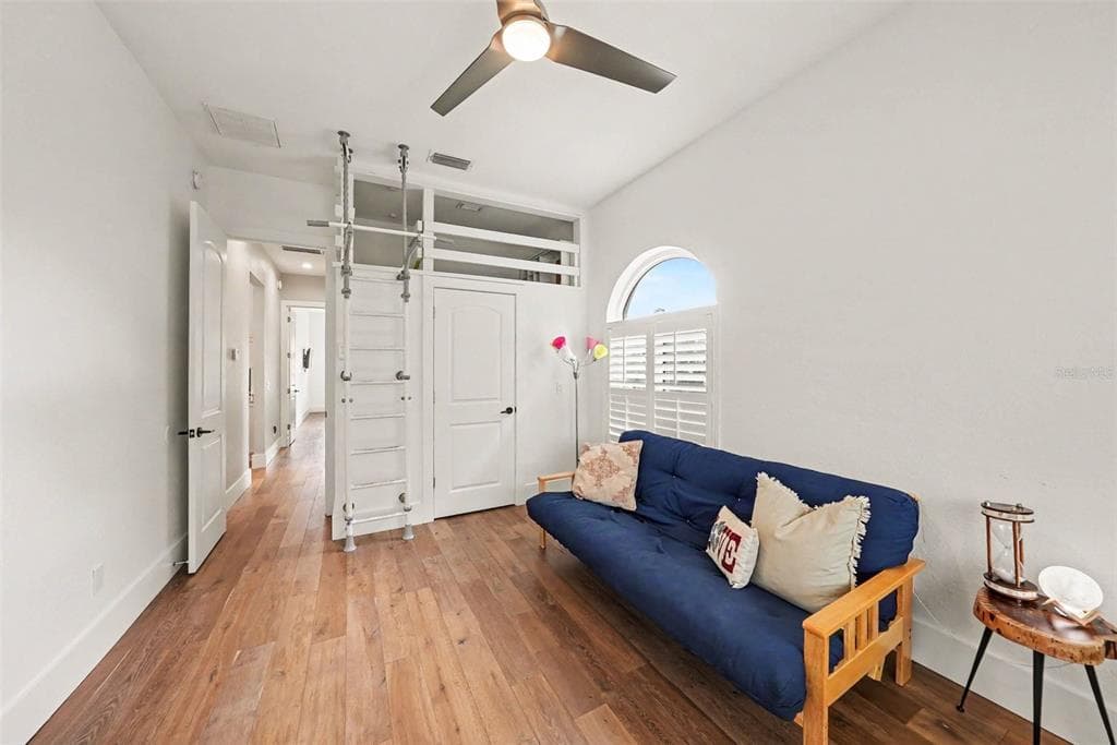 1021 W HENRY AVENUE photo 25