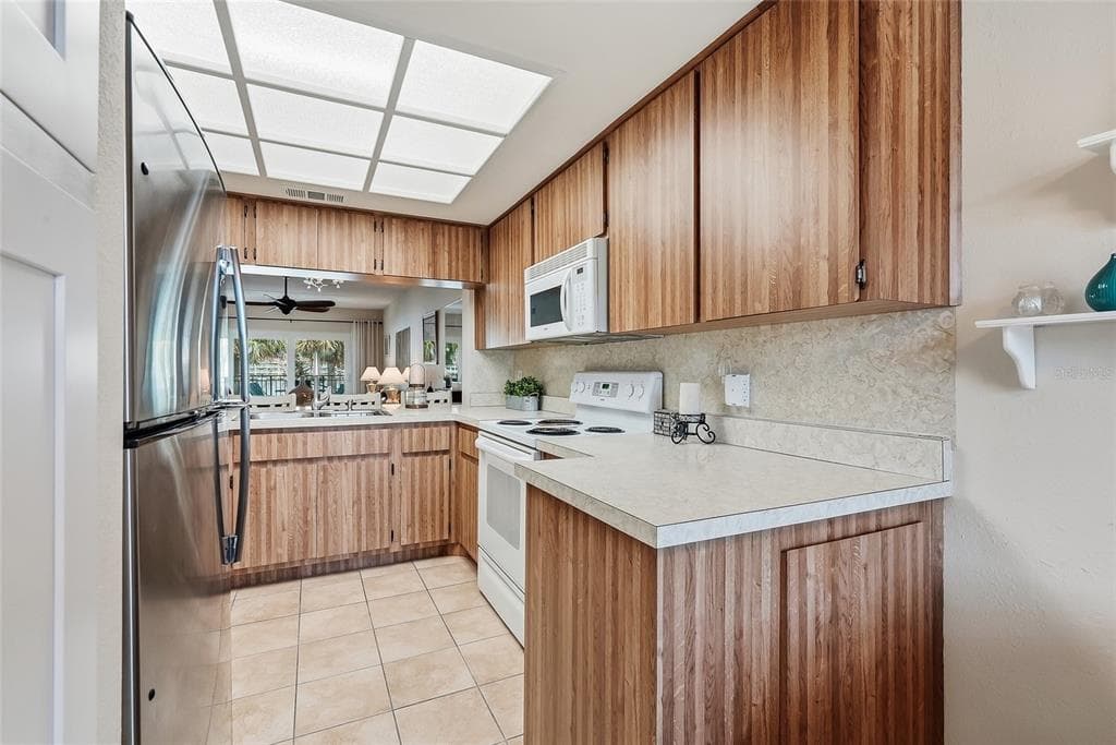 11901 LAGOON LANE 202 photo 17