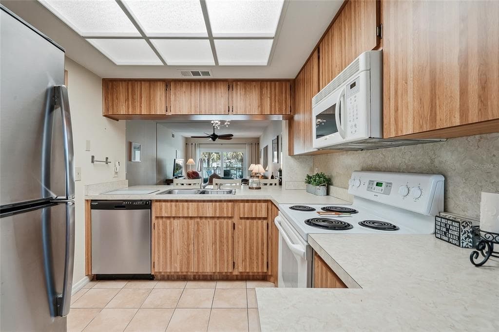 11901 LAGOON LANE 202 photo 18