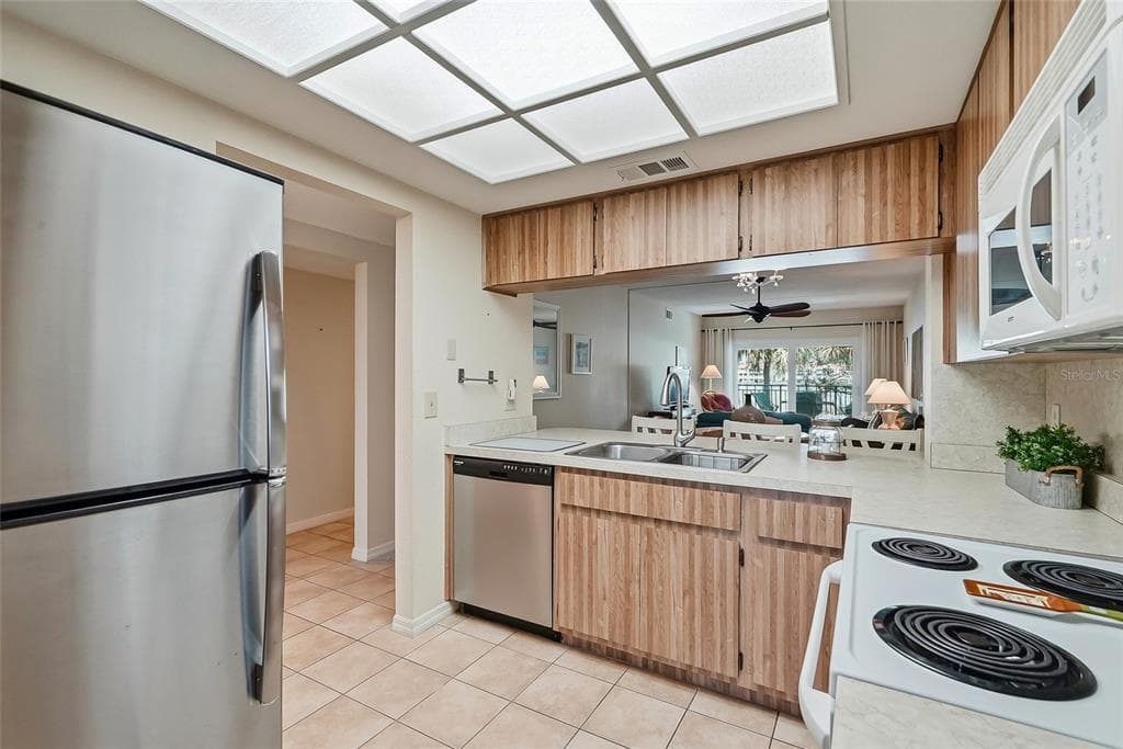 11901 LAGOON LANE 202 photo 19