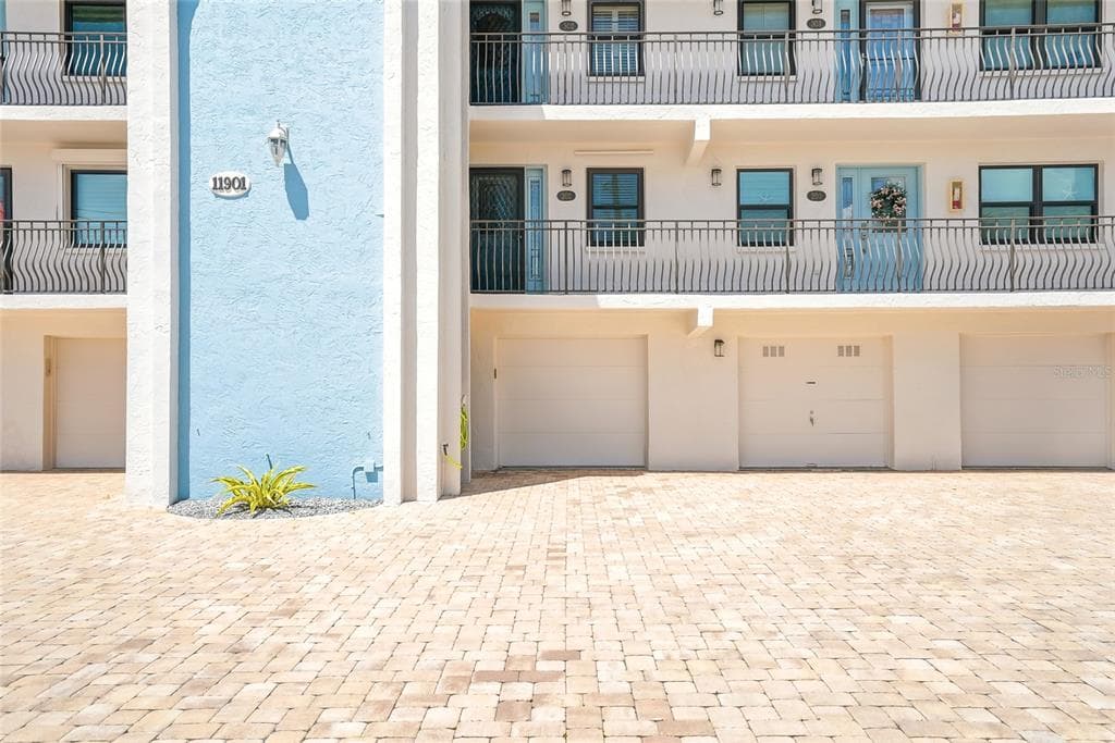 11901 LAGOON LANE 202 photo 8