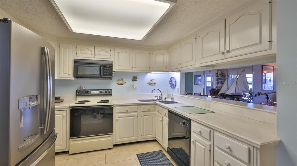 614 MARINA POINT DRIVE 614 photo 12