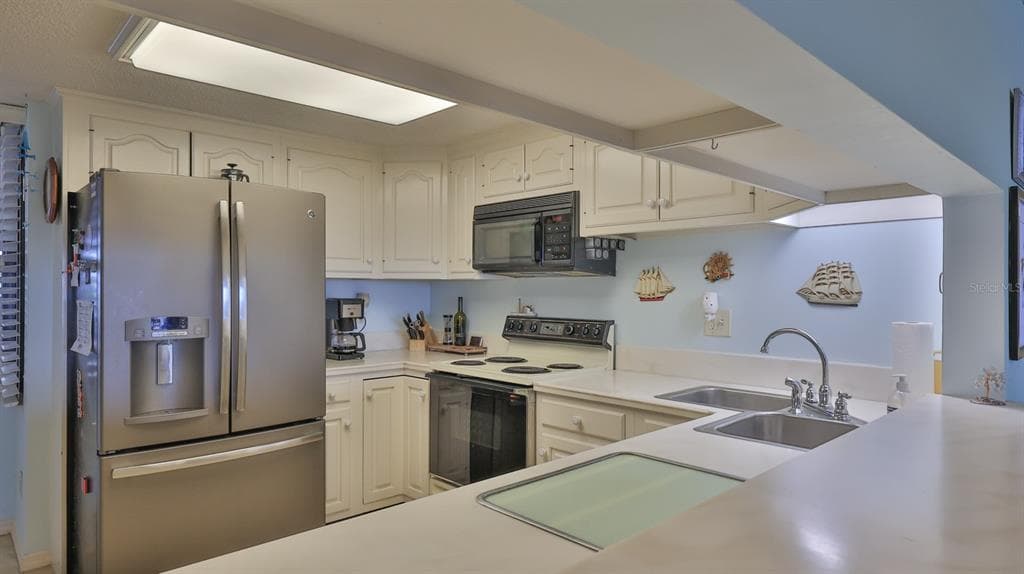 614 MARINA POINT DRIVE 614 photo 11
