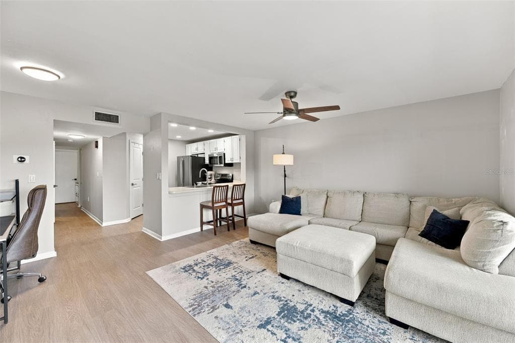 106 1ST STREET E 113 photo 7