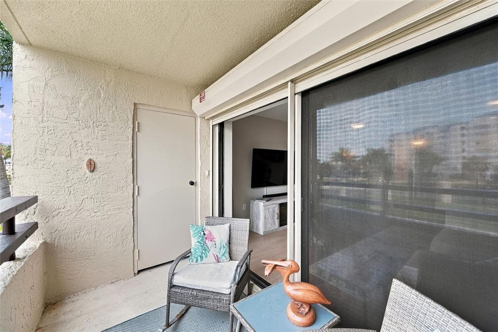 106 1ST STREET E 113 photo 14