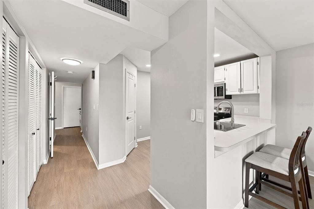 106 1ST STREET E 113 photo 11