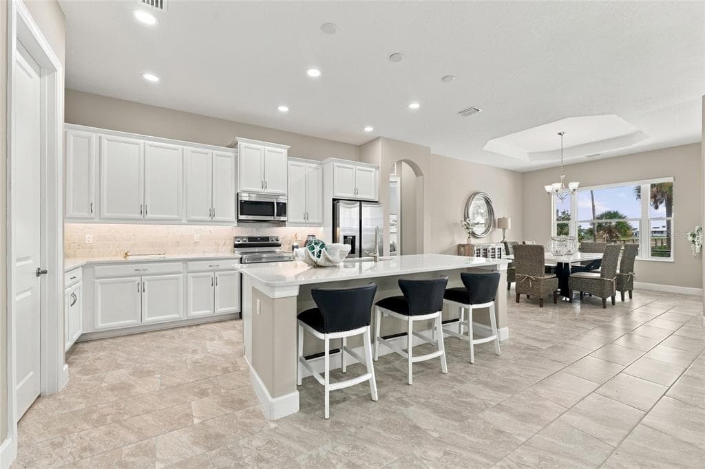27 S RIVERWALK DRIVE photo 16