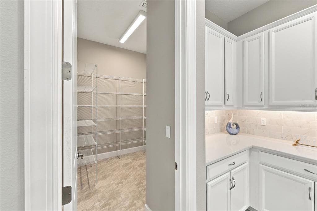 27 S RIVERWALK DRIVE photo 11