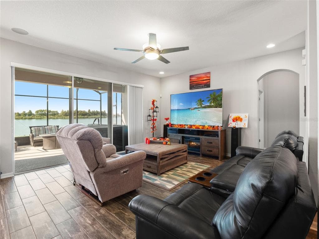 429 BLUE CYPRESS DR photo 15
