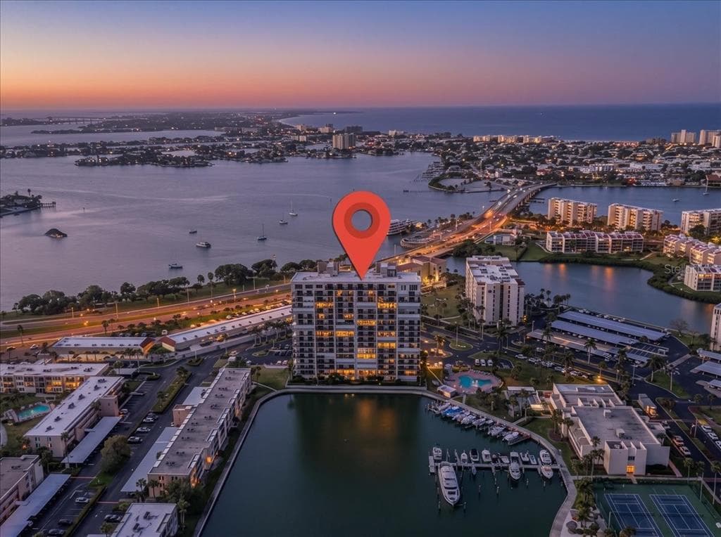 7300 SUN ISLAND DRIVE S 701 photo 2