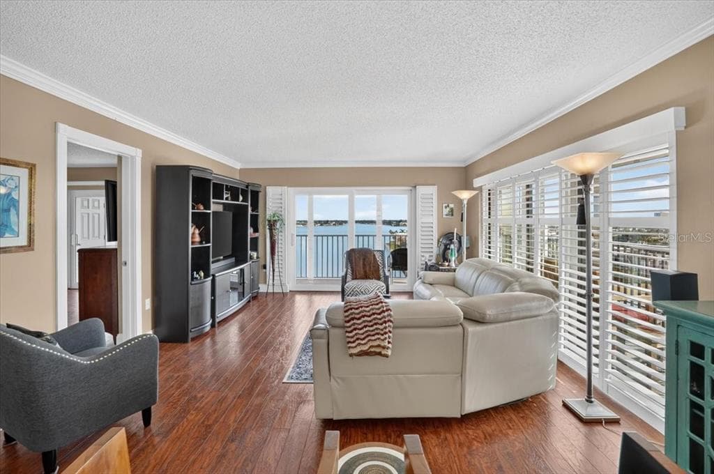 7300 SUN ISLAND DRIVE S 701 photo 13