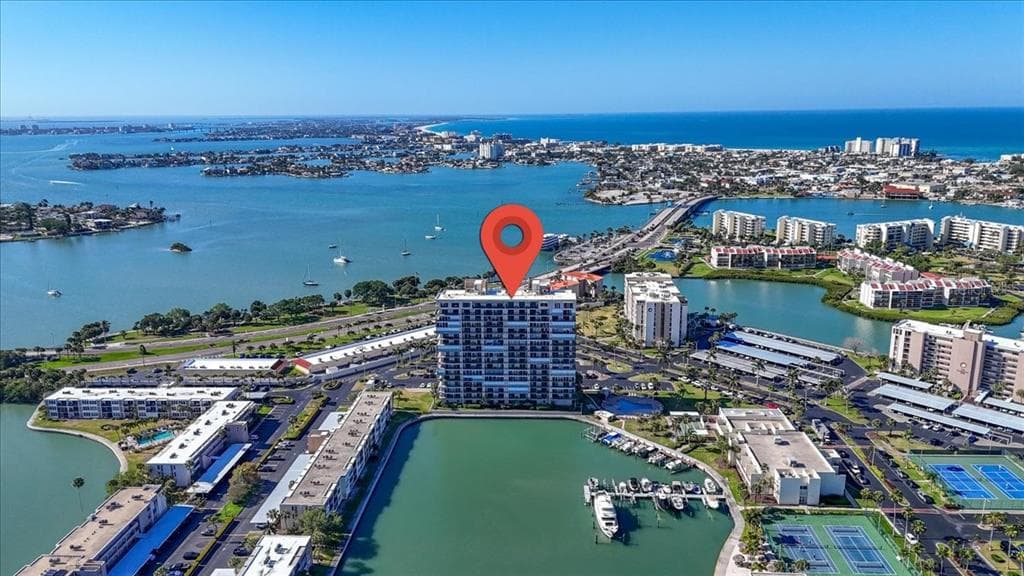 7300 SUN ISLAND DRIVE S 701 photo 3