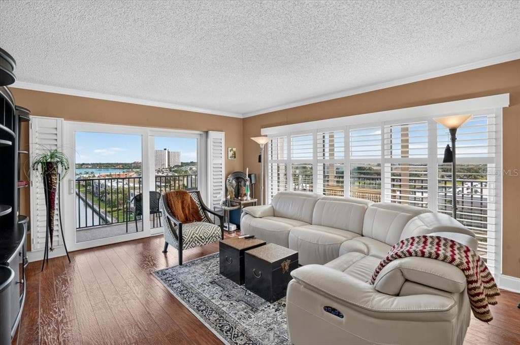 7300 SUN ISLAND DRIVE S 701 photo 10