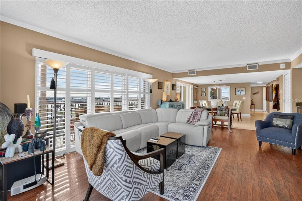 7300 SUN ISLAND DRIVE S 701 photo 14