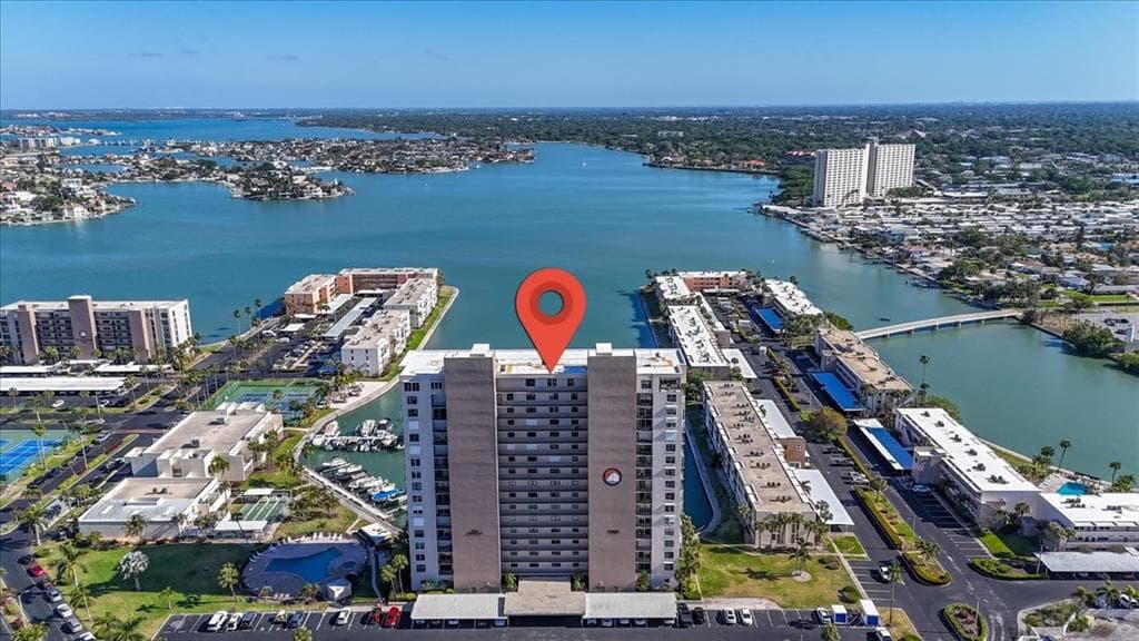 7300 SUN ISLAND DRIVE S 701 photo 4
