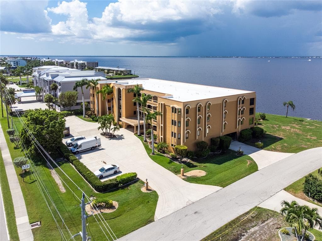 1601 PARK BEACH CIRCLE 18 photo 1