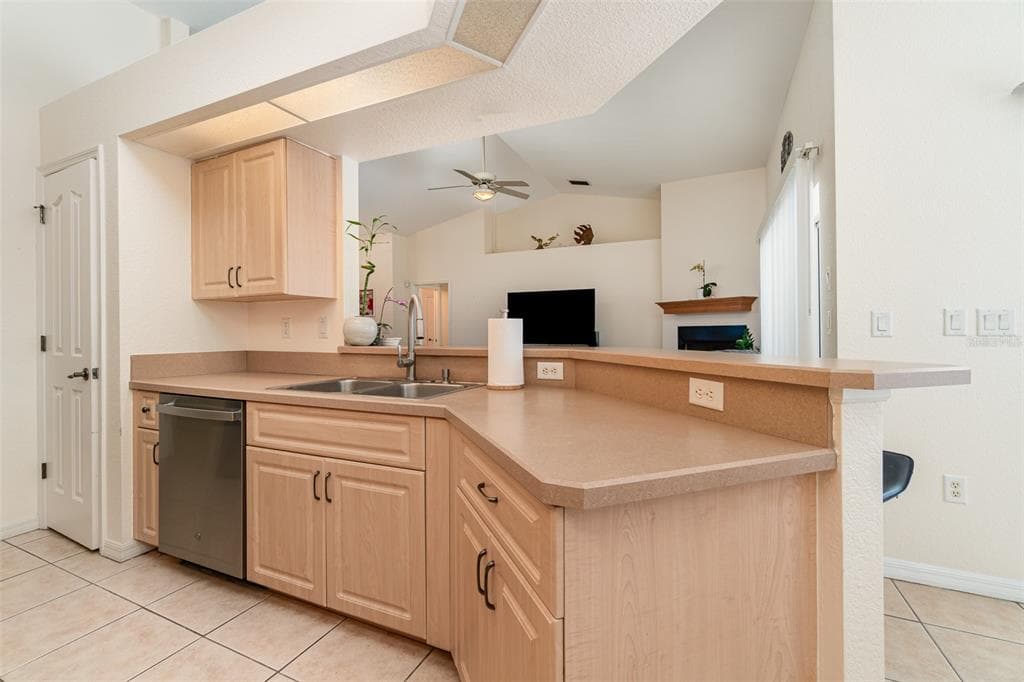 4010 YUCATAN CIRCLE photo 17