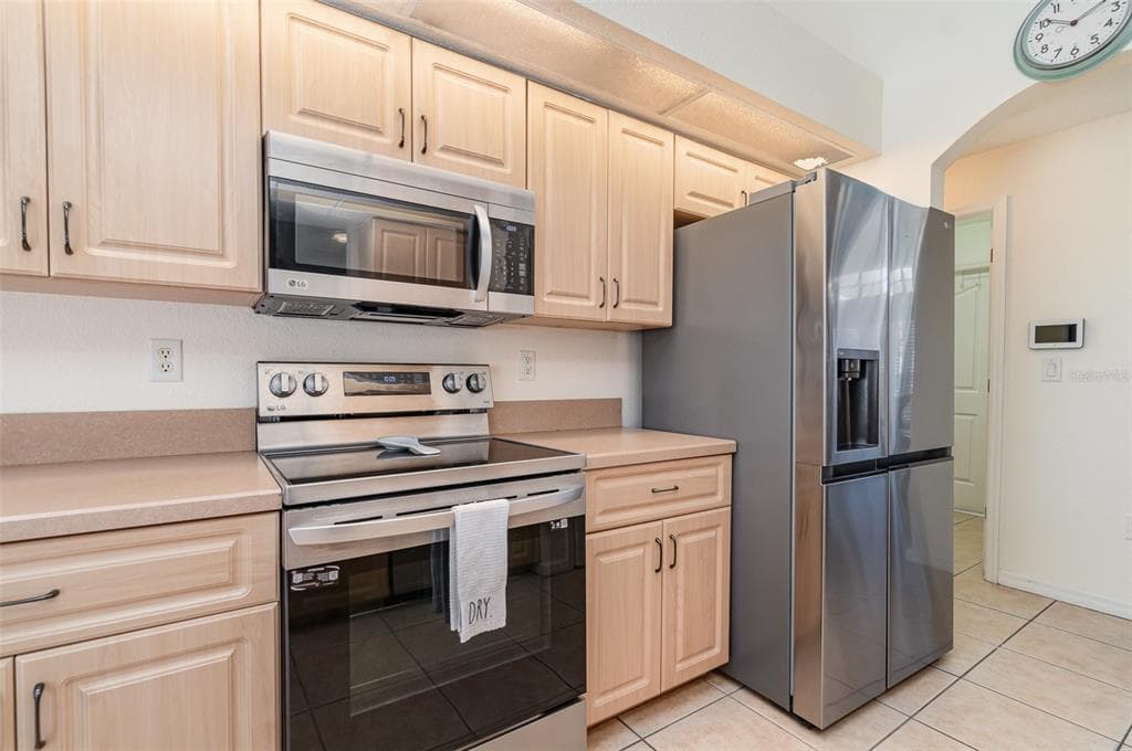 4010 YUCATAN CIRCLE photo 16