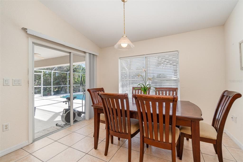 4010 YUCATAN CIRCLE photo 12