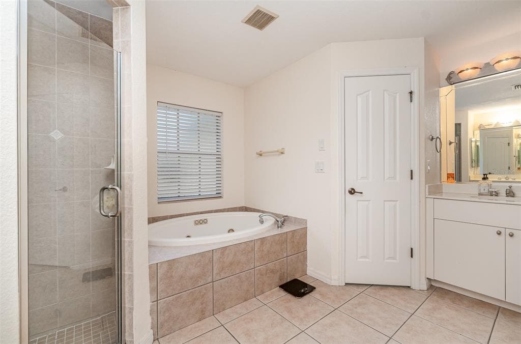 4010 YUCATAN CIRCLE photo 20