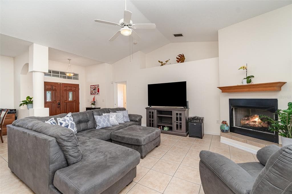 4010 YUCATAN CIRCLE photo 9