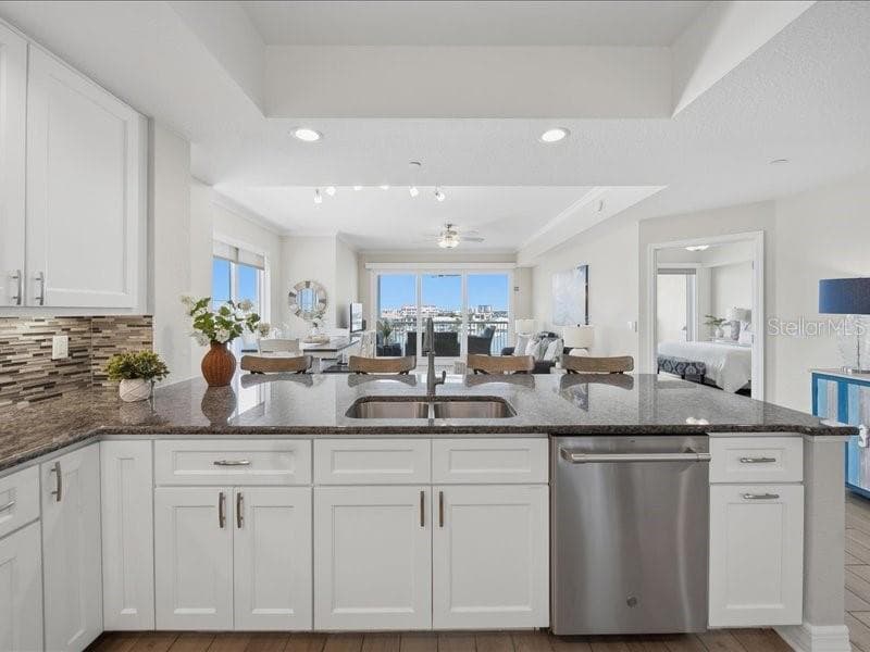 706 BAYWAY BOULEVARD 501 photo 18