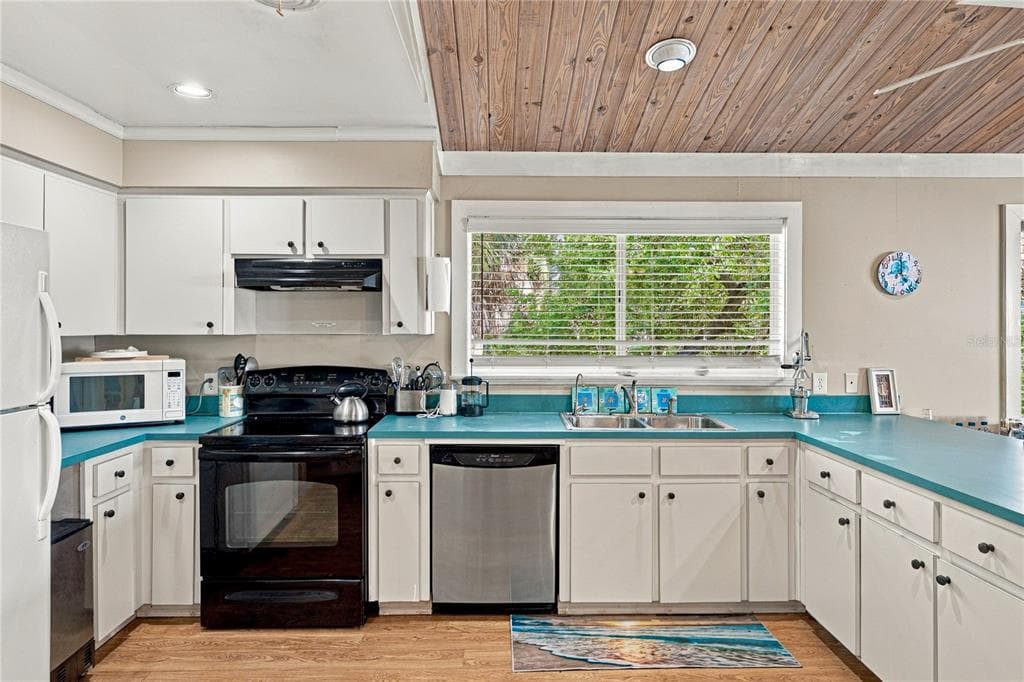 8178 LITTLE GASPARILLA ISLAND photo 9