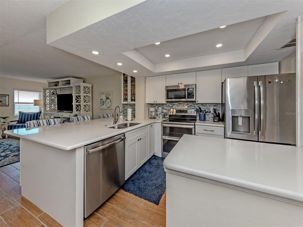 1150 TARPON CENTER DRIVE 4H (408) photo 5