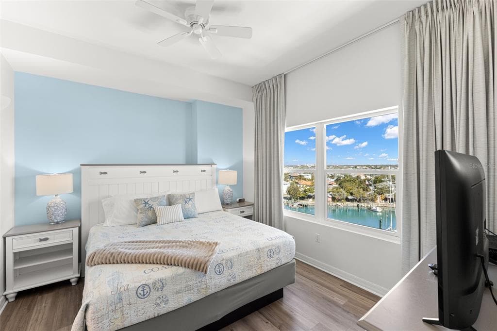 13101 GULF BOULEVARD 1605 photo 17